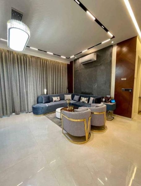 4BHK LUXURIOUS FLAT