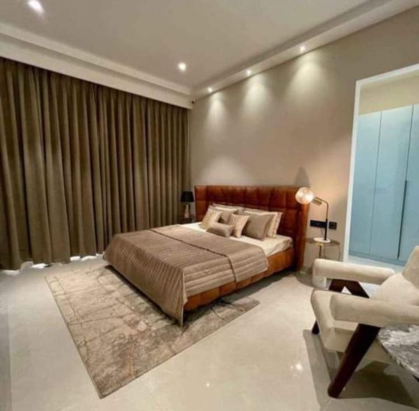 4BHK LUXURIOUS FLAT