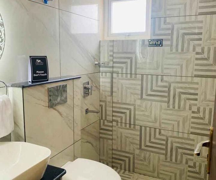 FURNISHED Luxury 3Bhk with Lift
