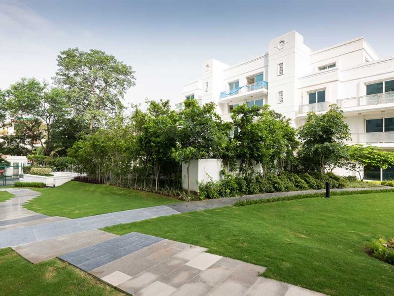 DLF King's Court